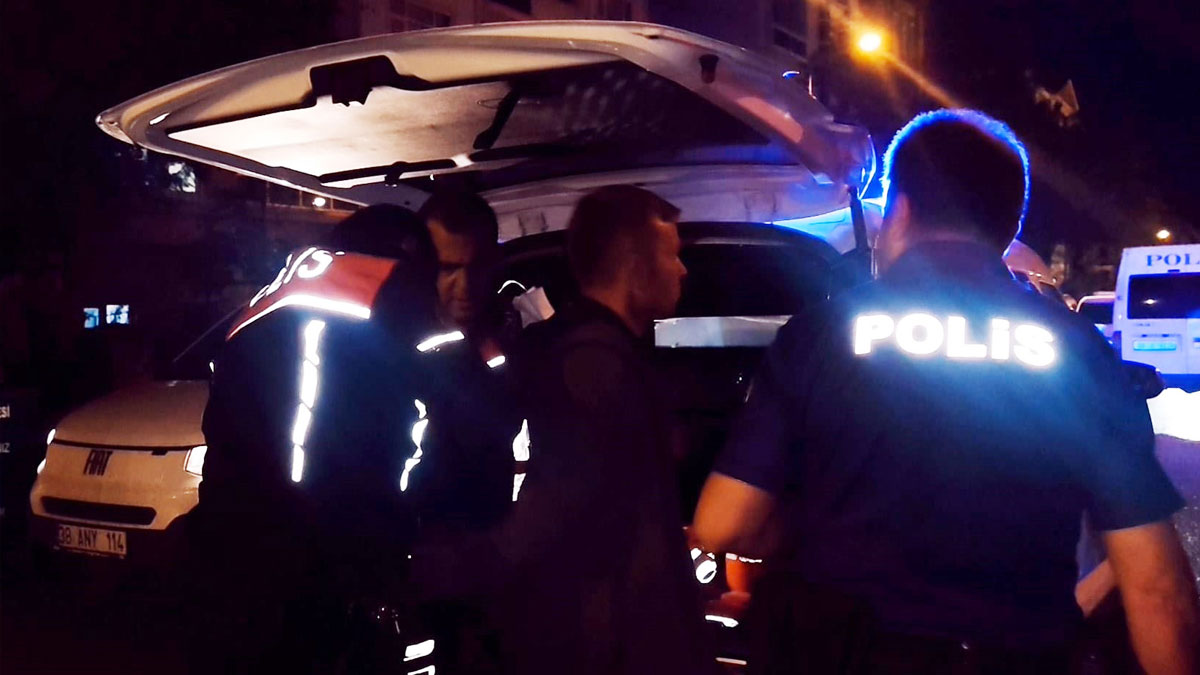 Aksaray’da falçatalı dehşet: Kızını kaçıran kişiyi yaralayıp kulağını kopardı