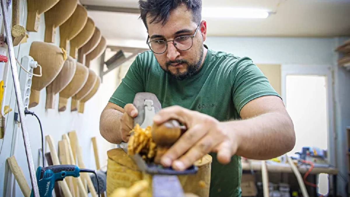 Çocukluk hayalinin peşinden koştu, üretime başladı! Milimlerle hesap yatıyor, dünyaya satıyor