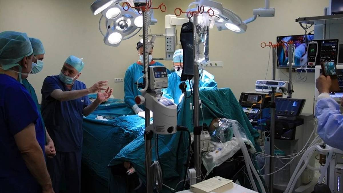 Türkiye’den dünya tıbbına damga vuran başarı: 8’li çapraz karaciğer nakli