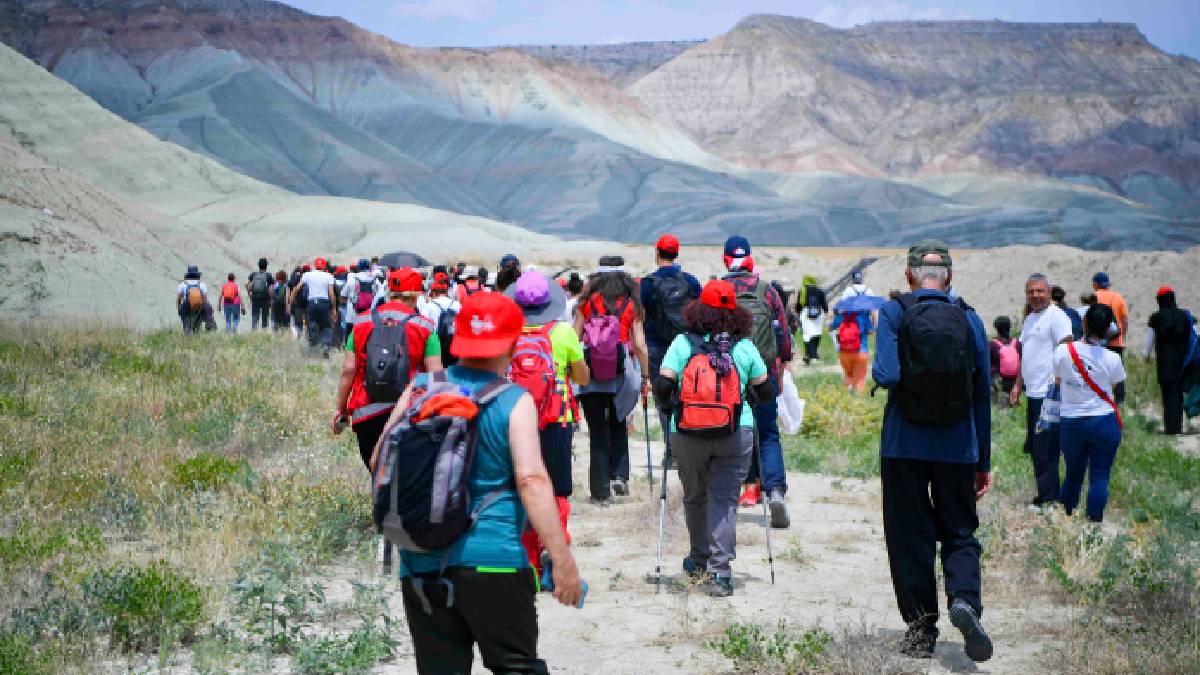 Nallıhan Kız Tepesi’nde doğa yürüyüşü: Ankara Büyükşehir, Başkentliler doğayla buluşturdu