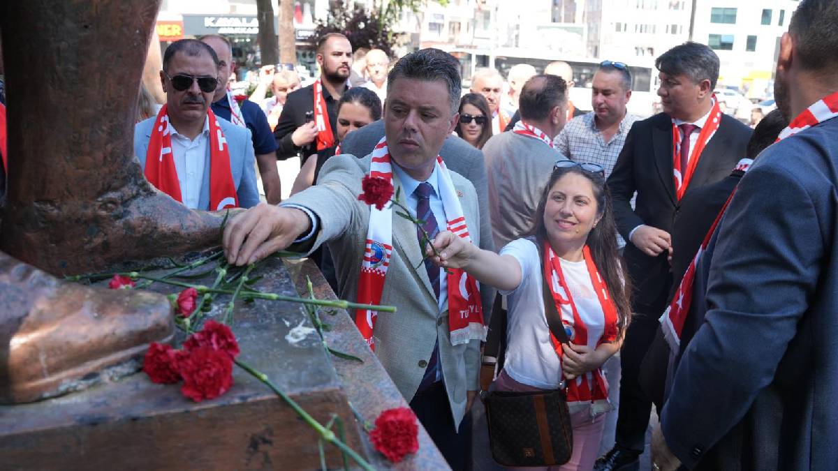 1989 zorunlu göçün anısına çelenk sunma töreni düzenlendi