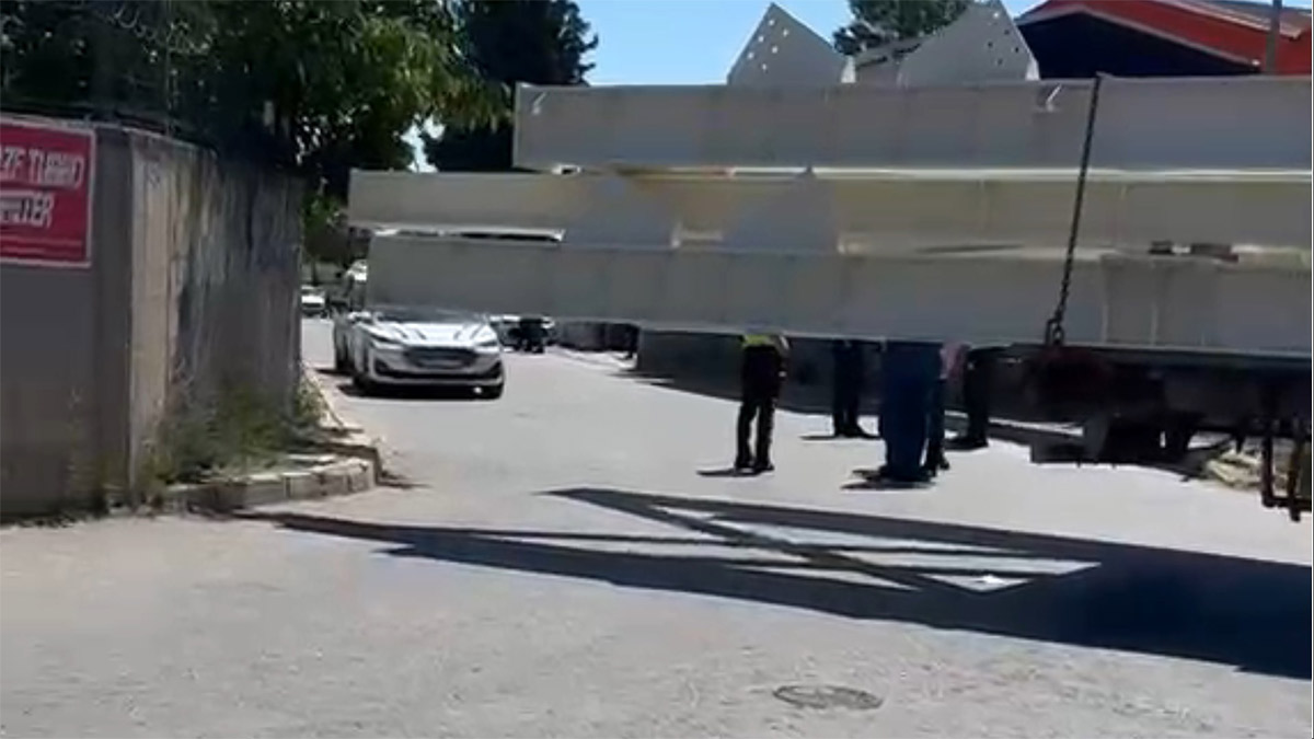 16 yaşındaki gencin feci ölümü! Manevra yapan tırın dorsesi ile duvar arasında kalarak hayatını kaybetti