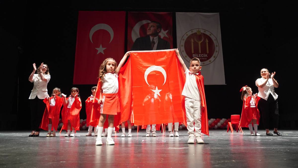 Bilecik Belediyesi Çocuk Sosyal Tesisleri’nde mezuniyet sevinci