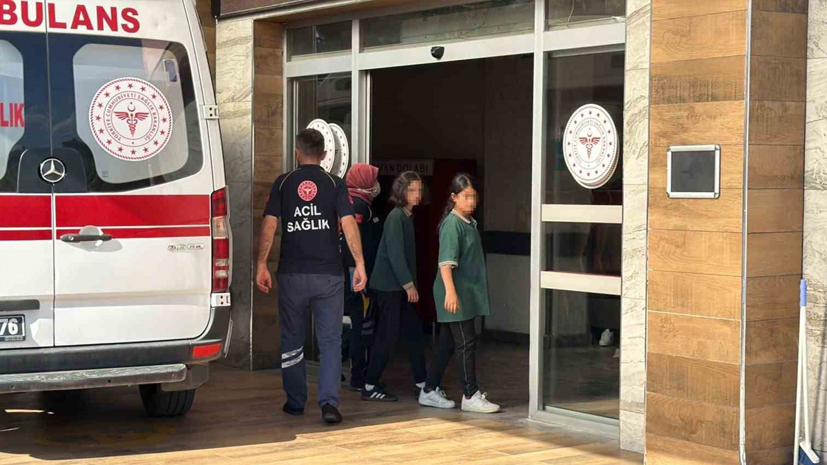 Trabzon'da ortaokulda panik! Yemek yiyen öğrenciler hastaneye kaldırıldı