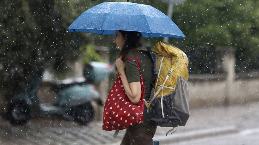 Meteoroloji'den 12 il için sarı alarm: Gök gürültülü sağanak yağış geliyor