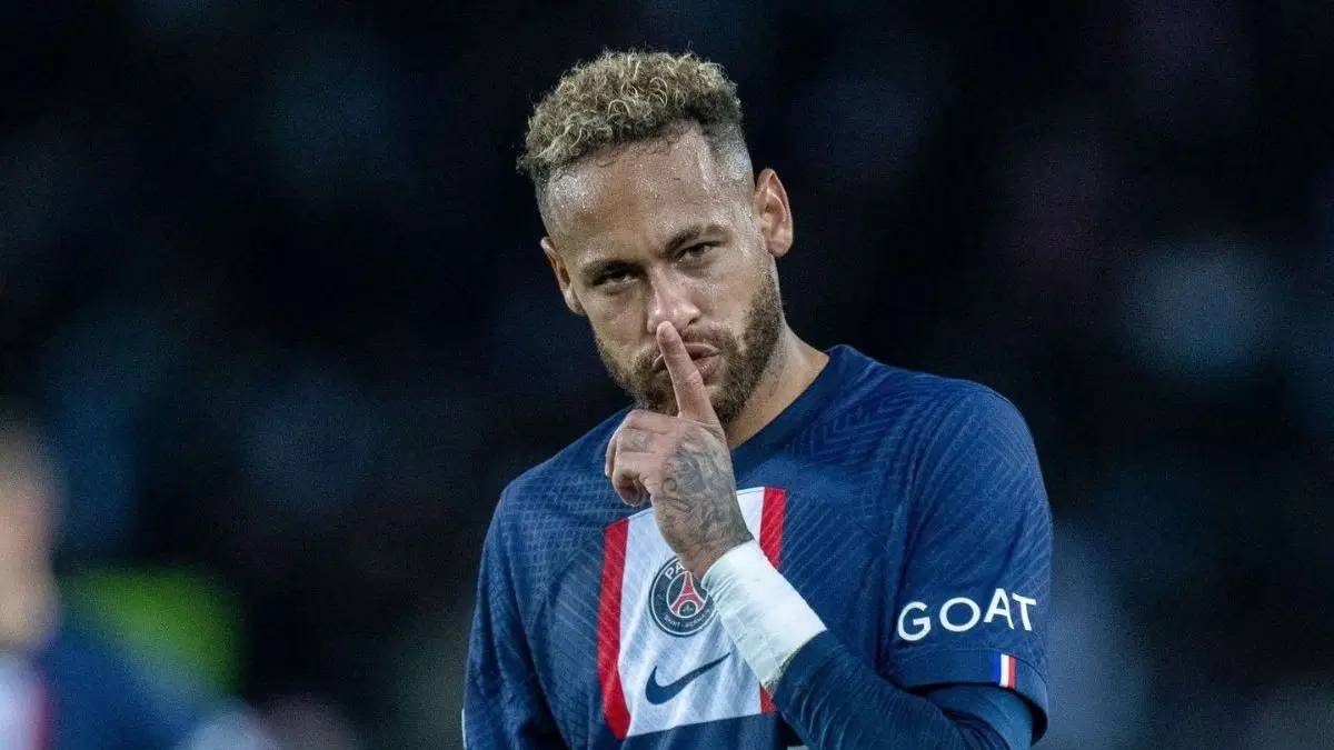 Yeşil sahaların yıldızı Neymar 5. kez baba oluyor! Ünlü çift mutlu haberi böyle duyurdu
