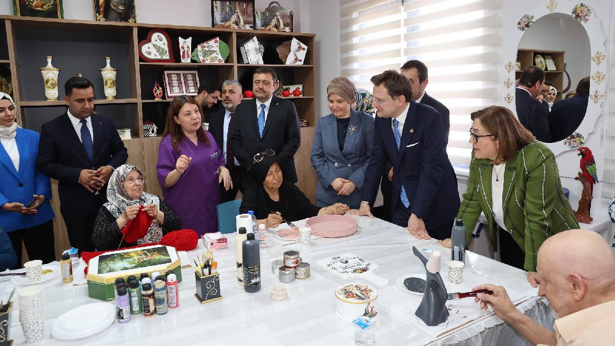 Gaziantep Büyükşehir, Meral-beyhan Uslu Alzheimer Merkezi’ni hizmete açtı