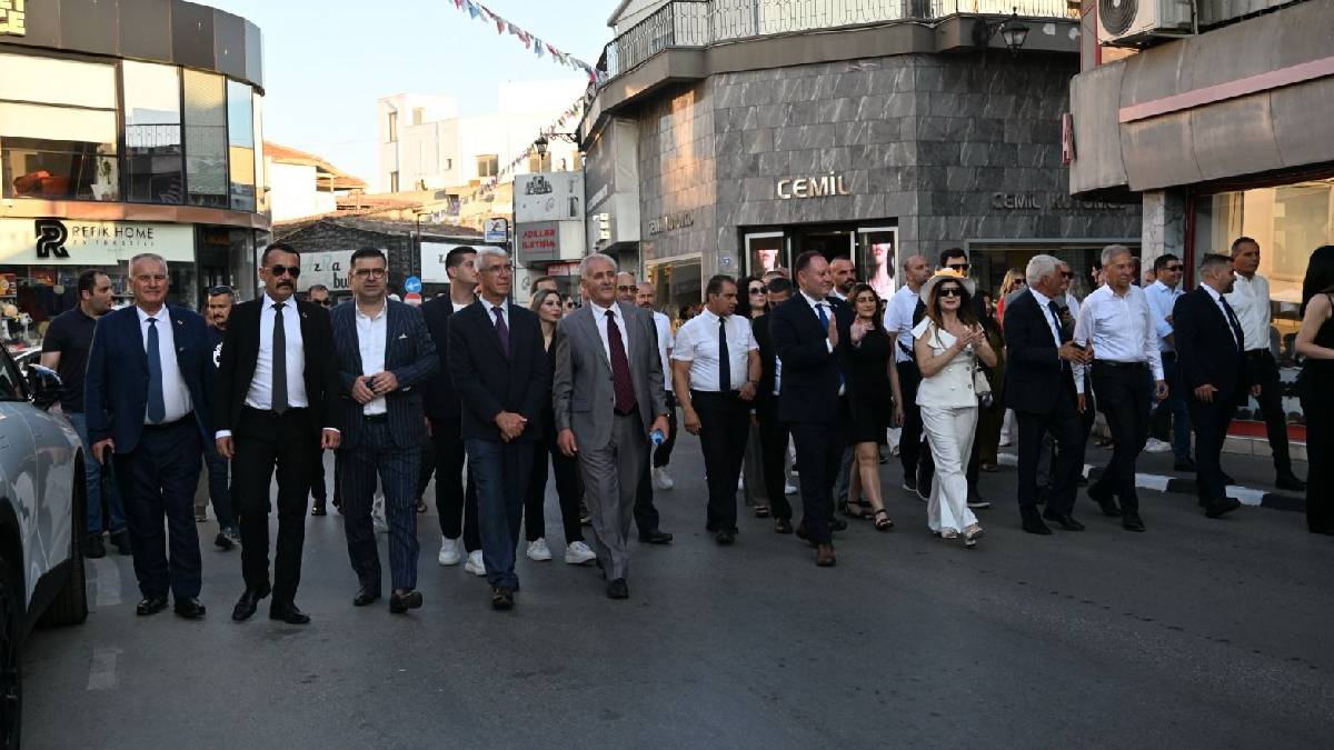 Manisa Büyükşehir Belediyesi heyeti Güzelyurt Portakal Festivali’ne katıldı