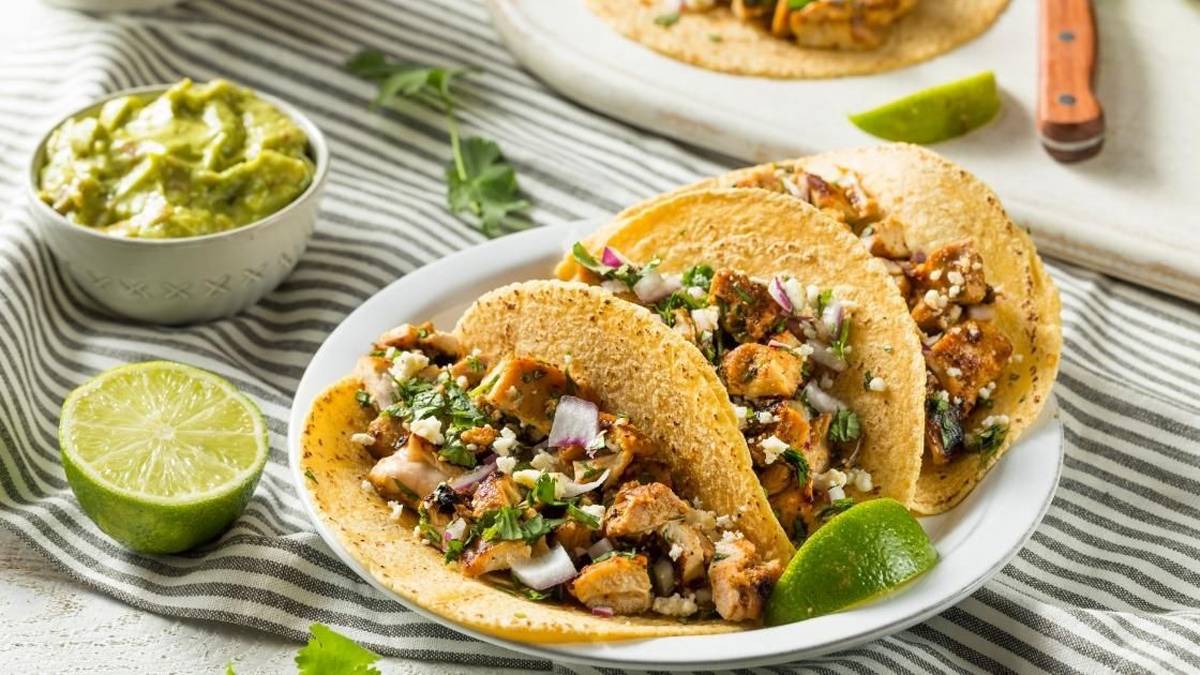 Evde Meksika rüzgarı esecek! Restoranları kıskandıran çıtır tavuklu taco tarifi