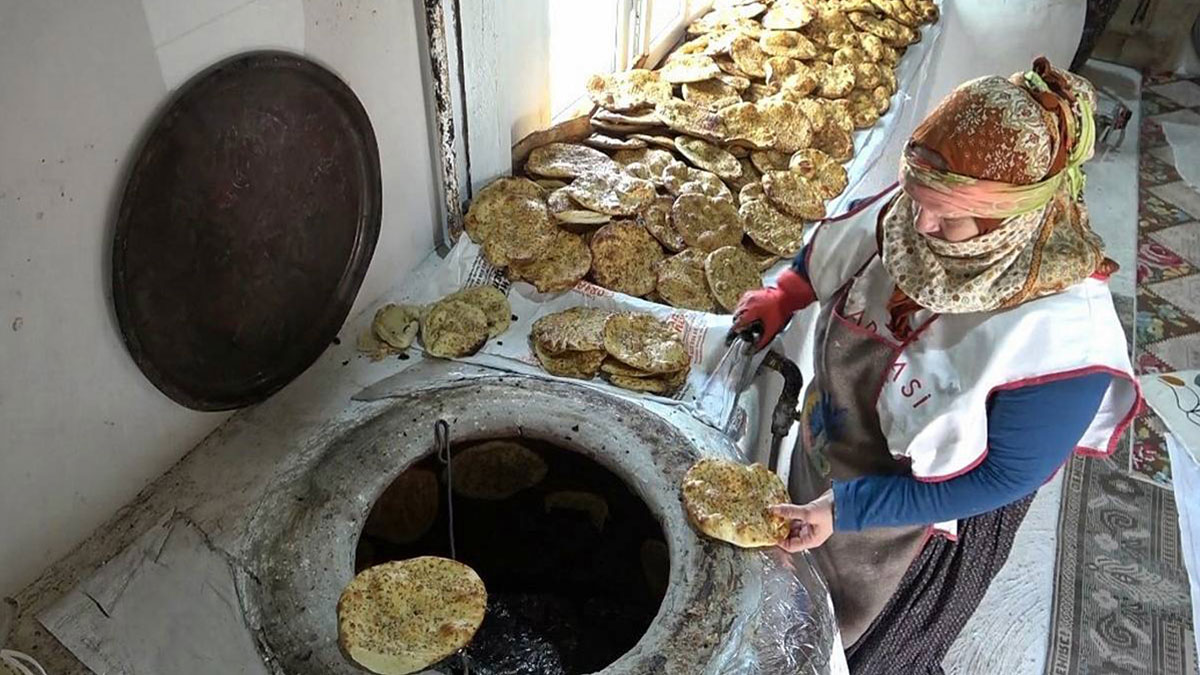 Haftada sadece 2 gün kapısını açan dükkanda sabah 8'de kuyruklar başlıyor