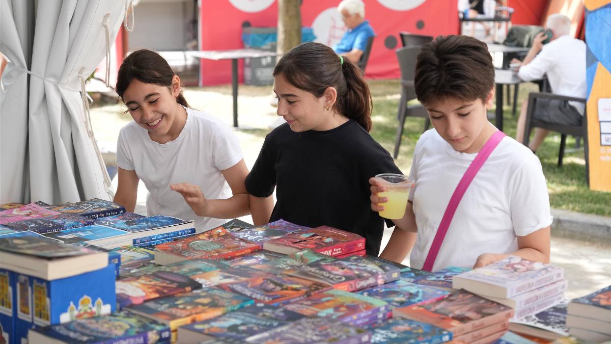Yazarlar ve okurlar Kadıköy’de buluşuyor