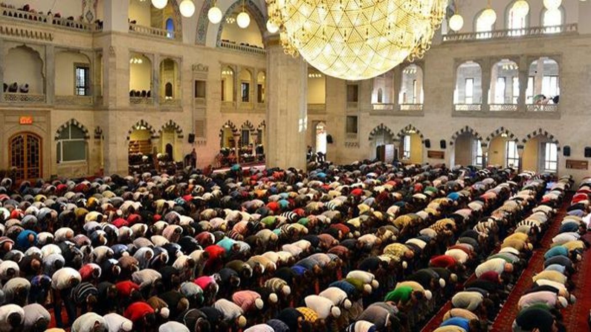 İstanbul 19 Haziran 2026 Cuma namazı saat kaçta kılınacak? (Diyanet ilçe ilçe ezan vakitleri)