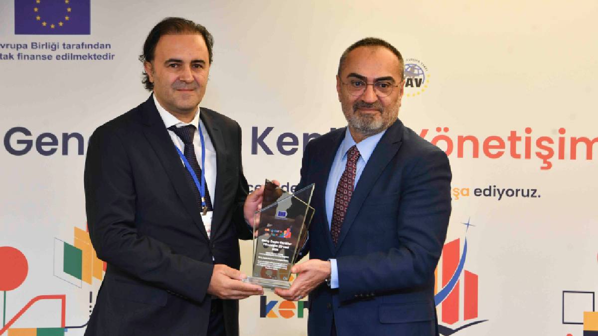 “Genç Dostu Yerel Yönetişim Zirvesi”nde ABB’ye ödül