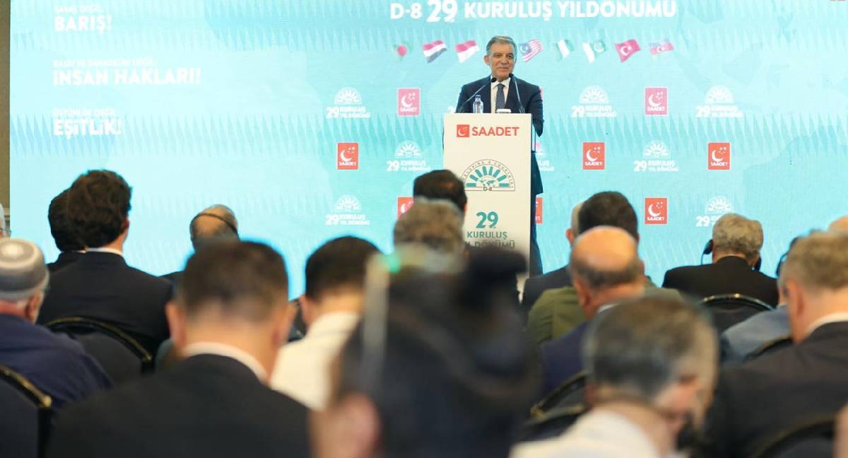 Liderlerden dikkat çeken D-8 karesi: Gül, Davutoğlu, Babacan, Arıkan ve Erbakan aynı fotoğrafta