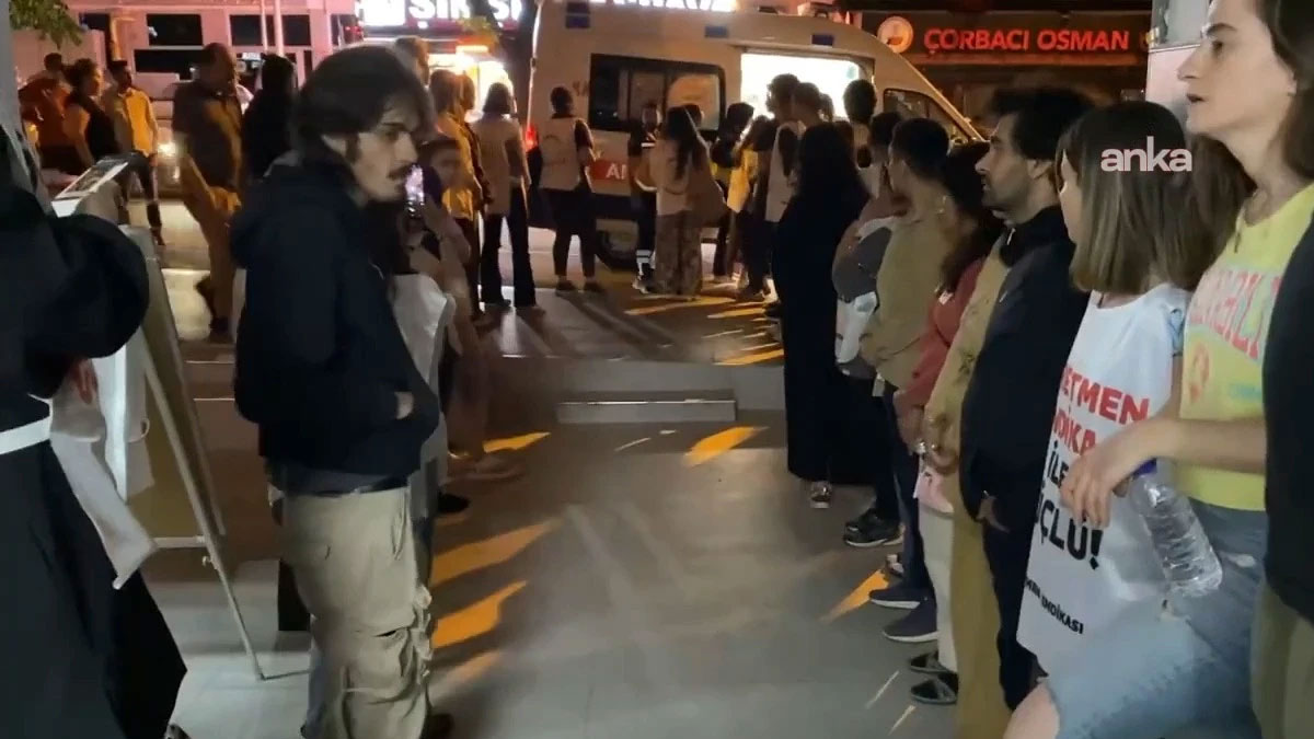 Açlık grevindeki iki öğretmen hastaneye kaldırıldı