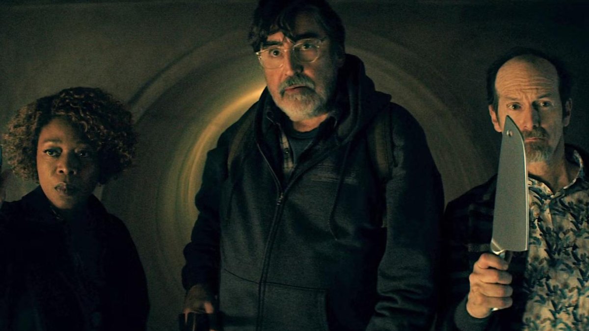 Netflix acımadan fişini çekti: The Boroughs ikinci sezon kararı verildi