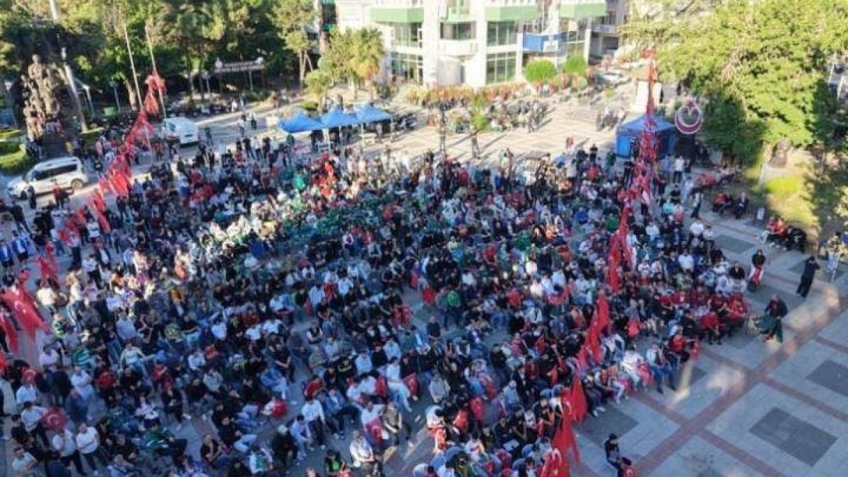 Son Dakika: Türkiye-Paraguay maçı öncesi meydanlarda toplu izleme yasağı geldi