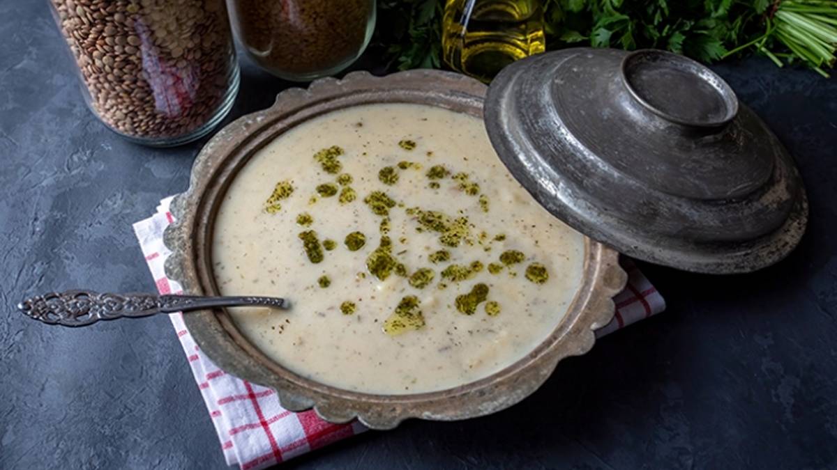 Hem besleyici hem ferahlatıcı: Tam kıvamında soğuk buğday çorbası tarifi nasıl yapılır?