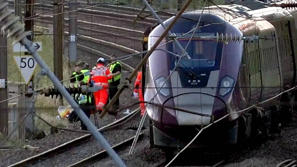 Britanya'da tren kazası: 1 ölü, 89 yaralı