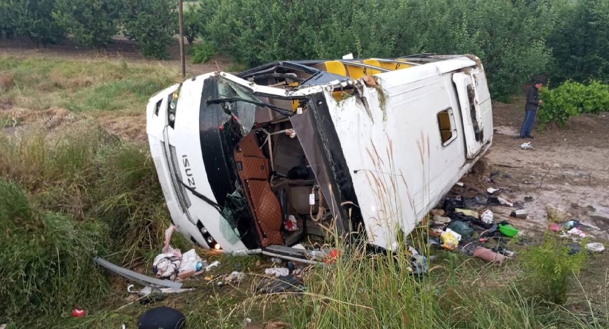 Isparta'da tur otobüsü faciası! 4 kişi yaşamını yitirdi, 3'ü ağır 15 yaralı