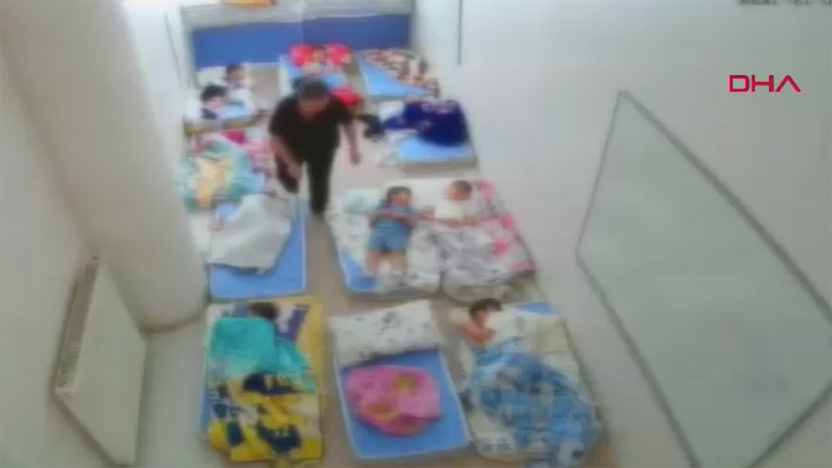 Bayrampaşa'da anaokulunda dehşet! Öğle uykusunda çocuklara sopayla vurdu