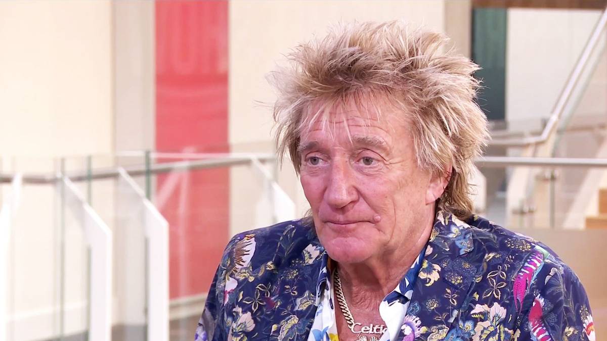 Şarkıcı Rod Stewart Utah konserinde sahnede fenalaştı: Şarkı arasında oksijen takviyesi yapıldı
