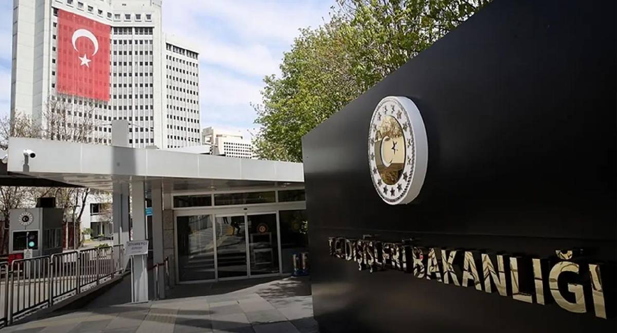 Bakanlıktan saldırıya uğrayan Türk sahipli gemi hakkında açıklama: Yaralı iki vatandaşımız yakından takip ediliyor