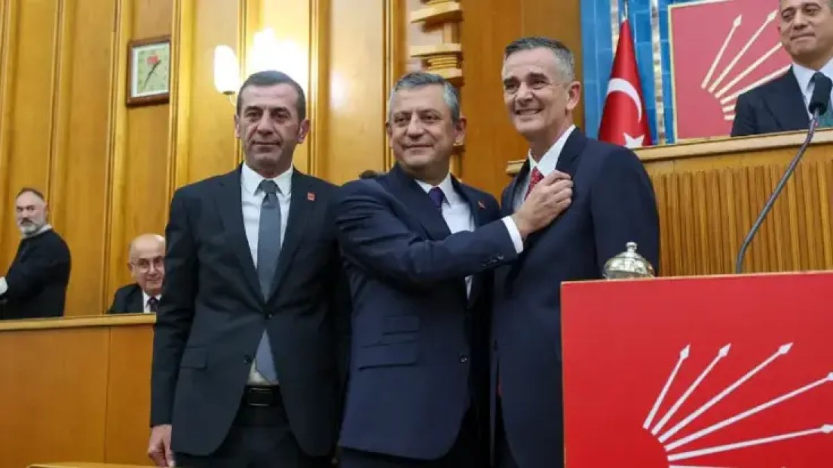 Ümit Dikbayır zehir zemberek sözlerle CHP'den istifa etti! Peki şimdi hangi partiye geçecek?