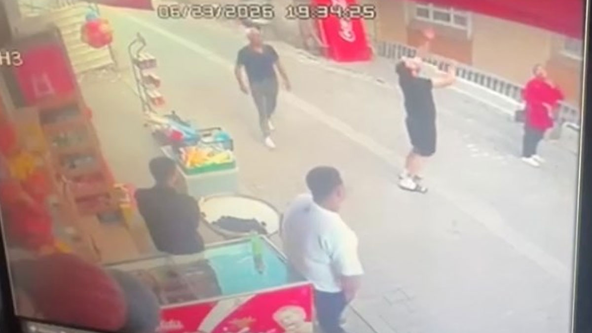 8. kattan düşen yavru kedi şemsiyeyle kurtarıldı: O anlar kamerada