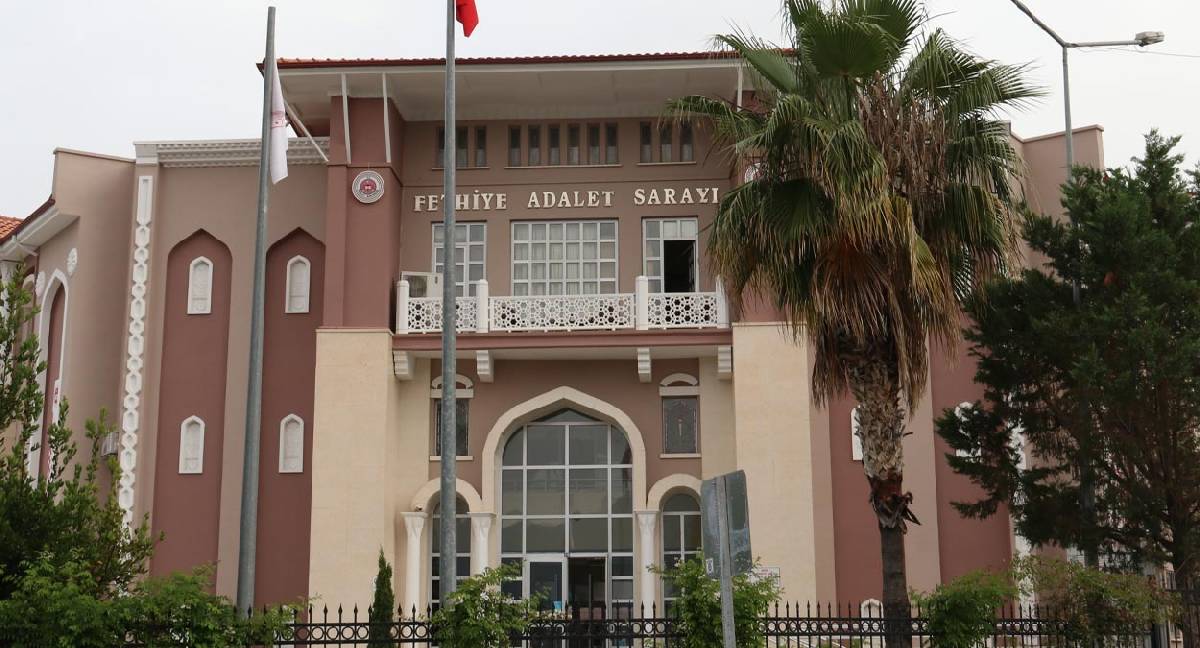 Öğrencisine "nitelikli cinsel saldırı" suçundan yargılanıyordu: Mahkemeden akademisyene iyi hal indirimi