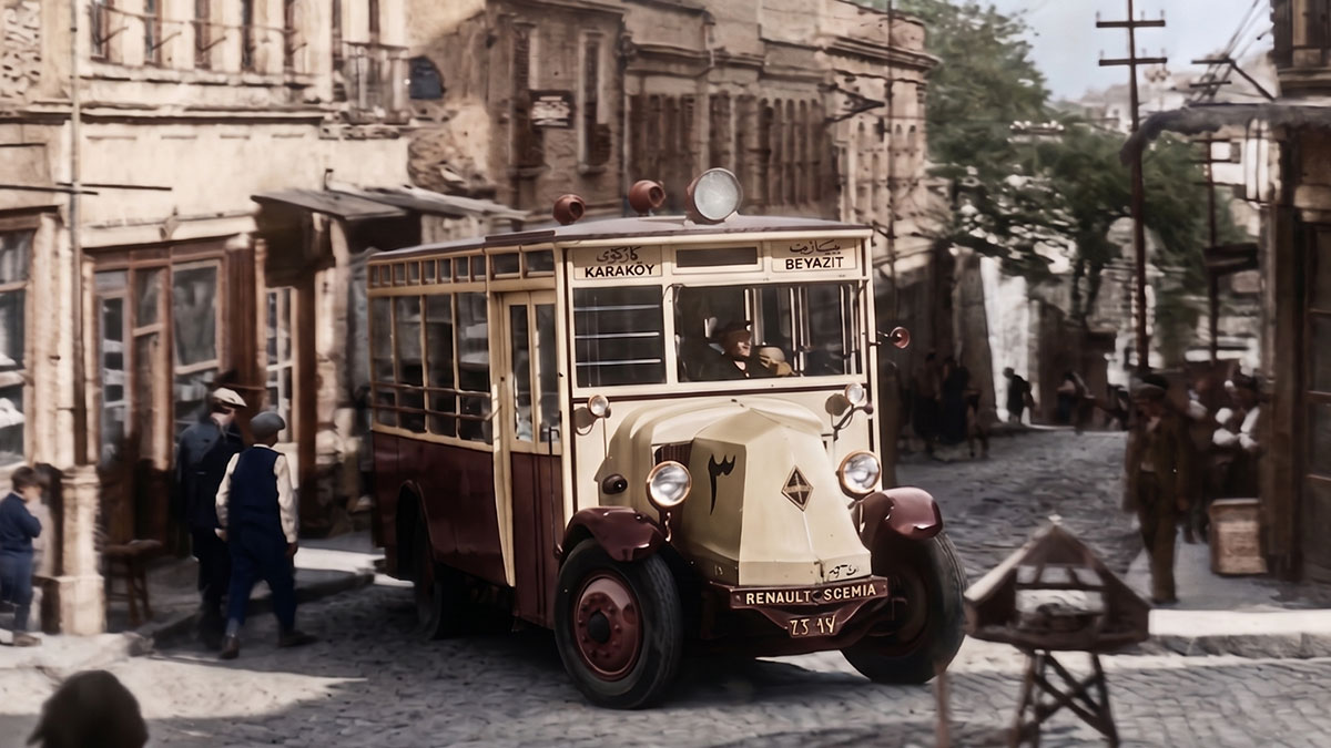 İstanbul'un ilk motorlu otobüsleri sokaklara çıkalı 99 yıl oldu