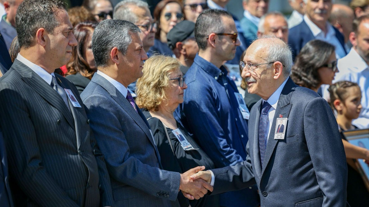 Mutlak butlan sonrası ilk temas: Kılıçdaroğlu ve Özel Meclis’te tokalaştı