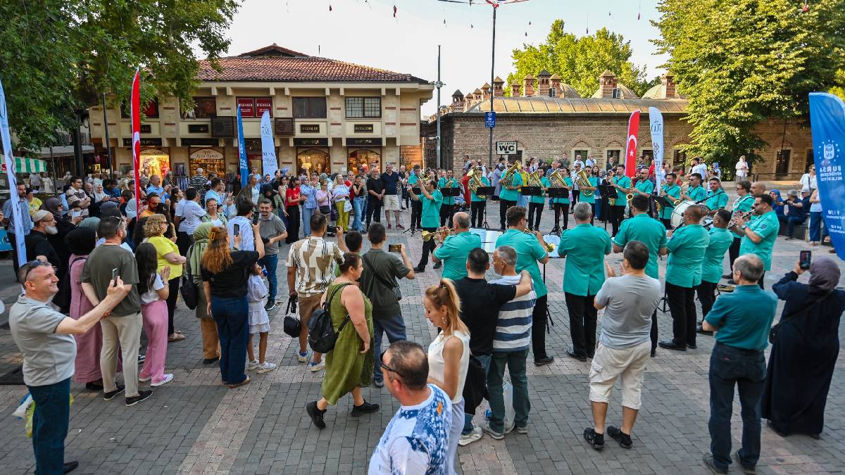 Fetih coşkusu notalarla yankı buluyor