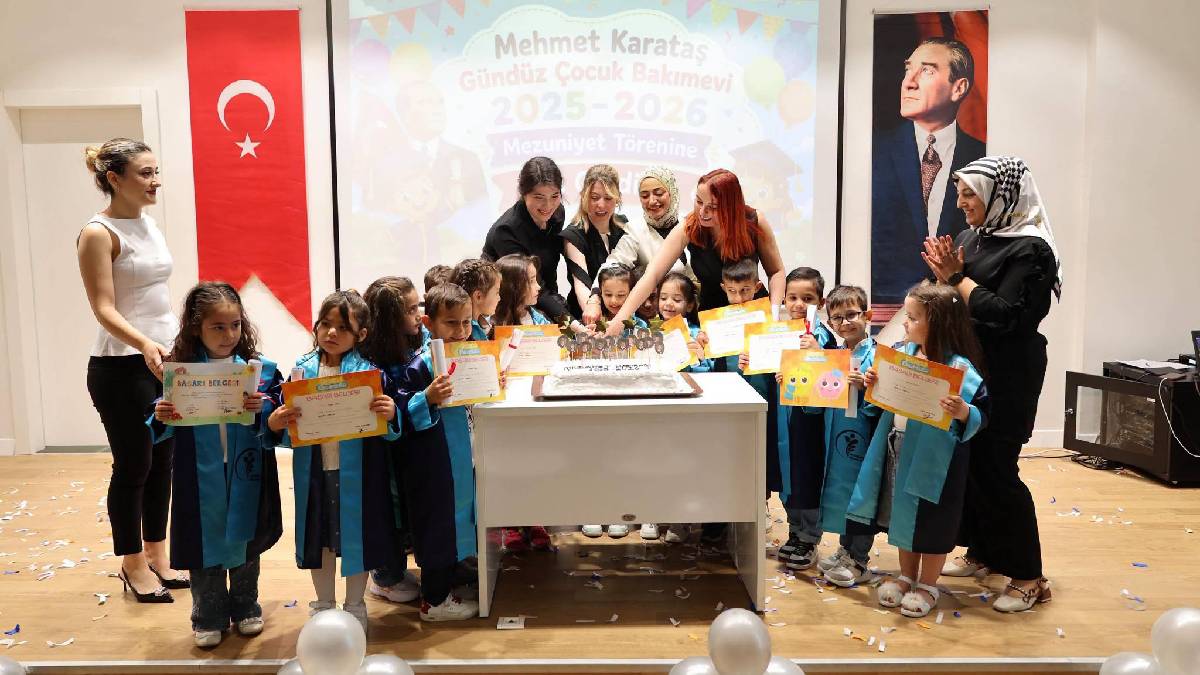Merkezefendi’de kreş öğrencilerinin mezuniyet sevinci