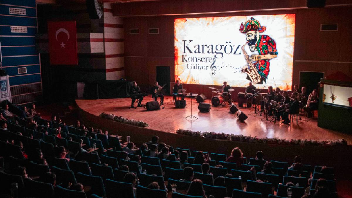 “Karagöz Konsere Gidiyor” müzikali sezon finali yaptı