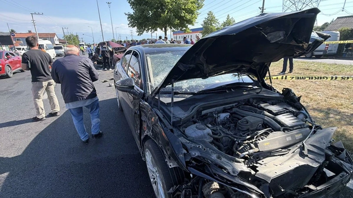 AK Partili vekilin aracı kazaya karıştı: 1 ölü, 2 yaralı