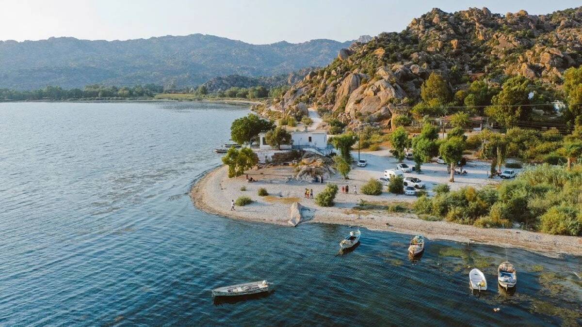 Ortasını adalar, kıyısını antik kentler süslüyor! Yazın en doğal kaçış rotası