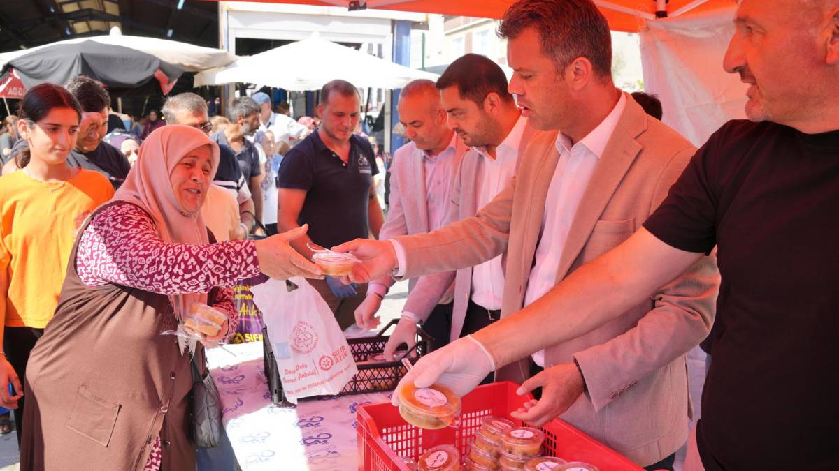 Perşembe Pazarında aşure bereketi