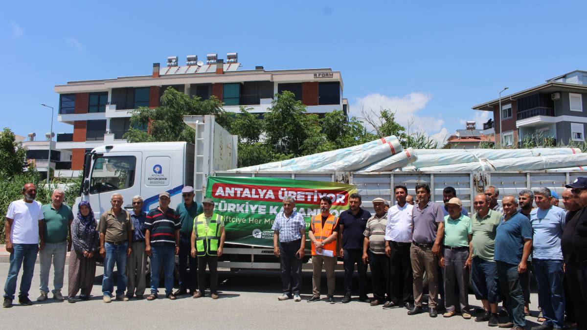 Büyükşehir’den Gazipaşalı üreticilere naylon desteği