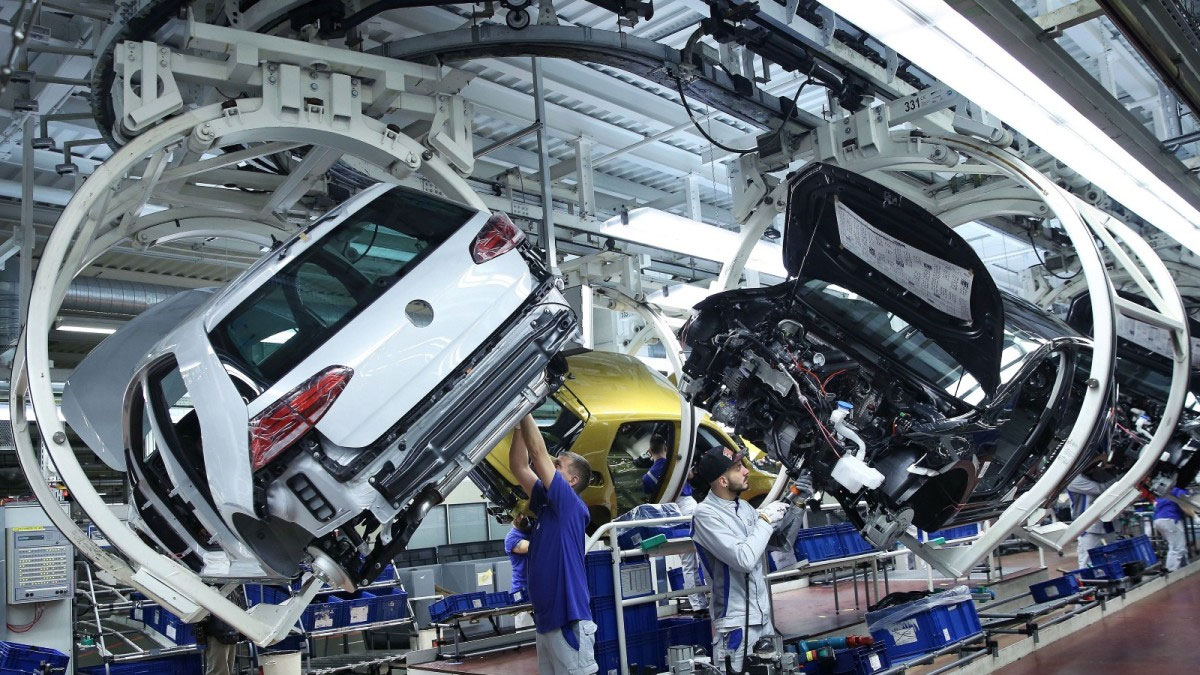 Otomotiv devinden 100 bin kişilik işten çıkarma kararı