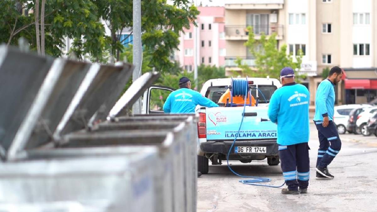 Merkezefendi’de haşerelere karşı etkin mücadele devam ediyor