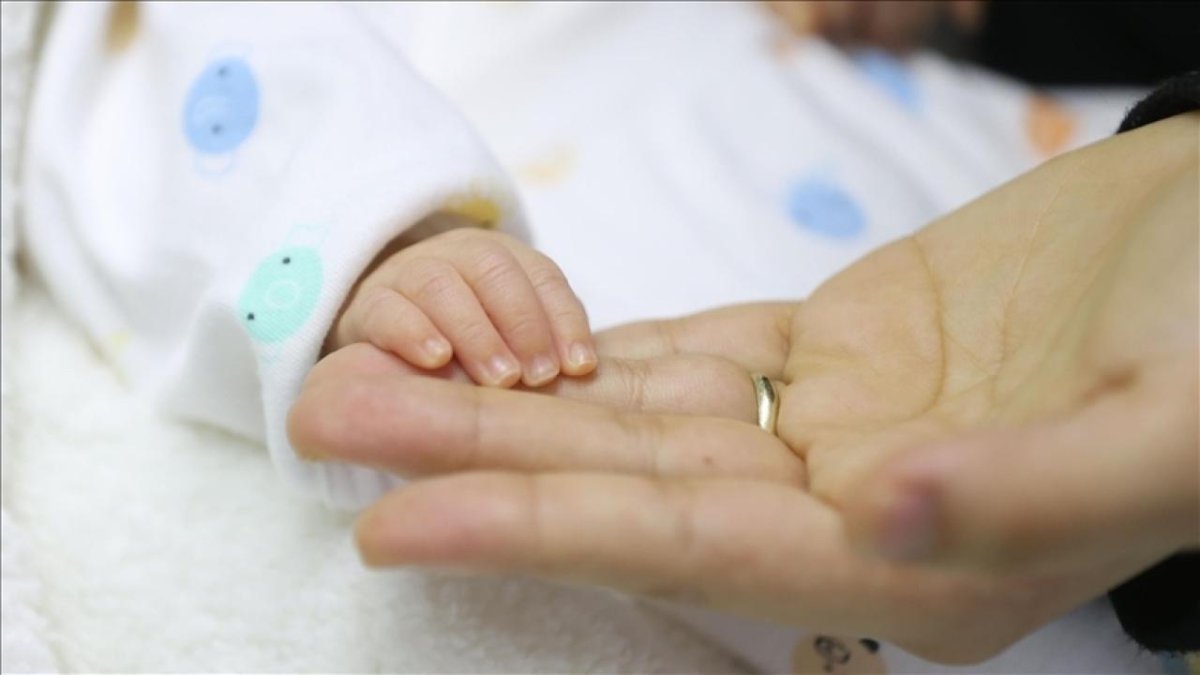 Çocuklu ailelerin hesaplarına müjdeli ödeme! İlk çocuğa tek seferlik 5 bin TL, 3. çocuğa "her ay" 5 bin TL yatırıldı