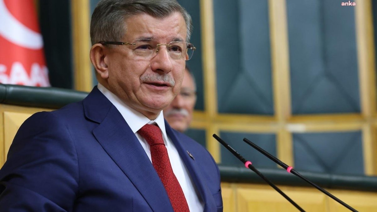 Davutoğlu’ndan NATO zirvesi öncesi gözaltılara tepki: Zirveden sonra salıverecekseniz bu cezanın anlamı nedir?