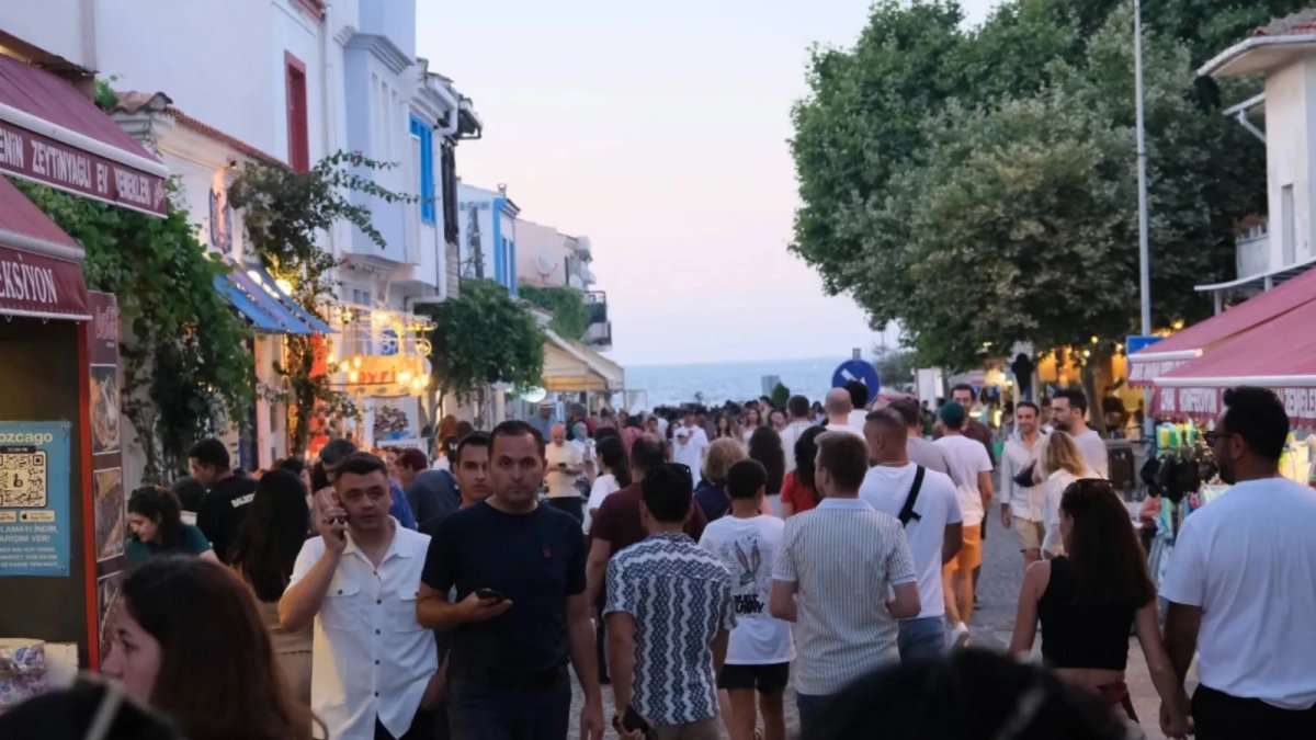 Bozcaada'da bazı büyük araçların geçişine kısıtlama