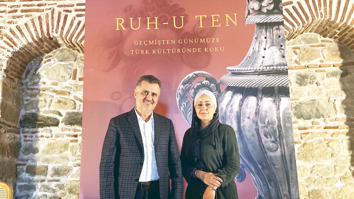 Kuveyt Türk’ten kütüphanelerimize sinecek bir eser: "Ruh-u Ten": Uçup giden koku kültürümüze kalıcı bir katkı