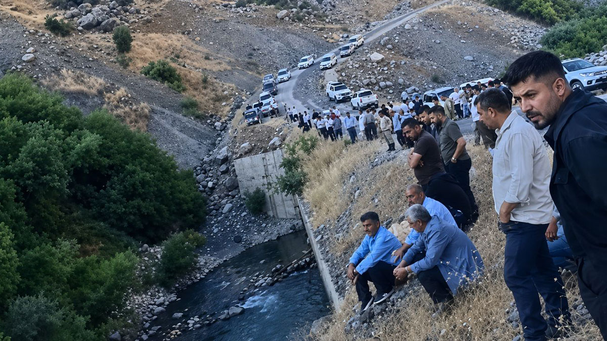 Yüzme eğlencesi faciayla bitti: Baba bir oğlunu kurtardı, ikisine yetişemedi