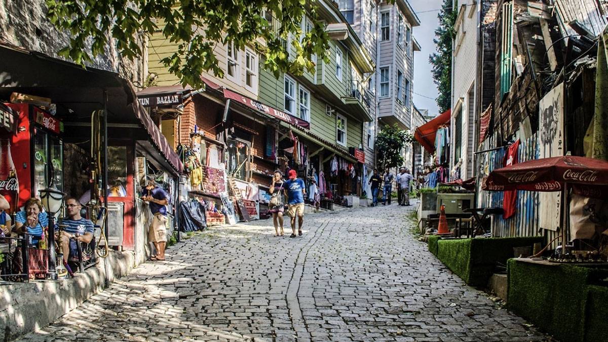 Saray hizmetlilerinden şeyhlere kadar herkes oradaydı: Hanedan, Dolmabahçe'ye taşınınca kaderi değişti