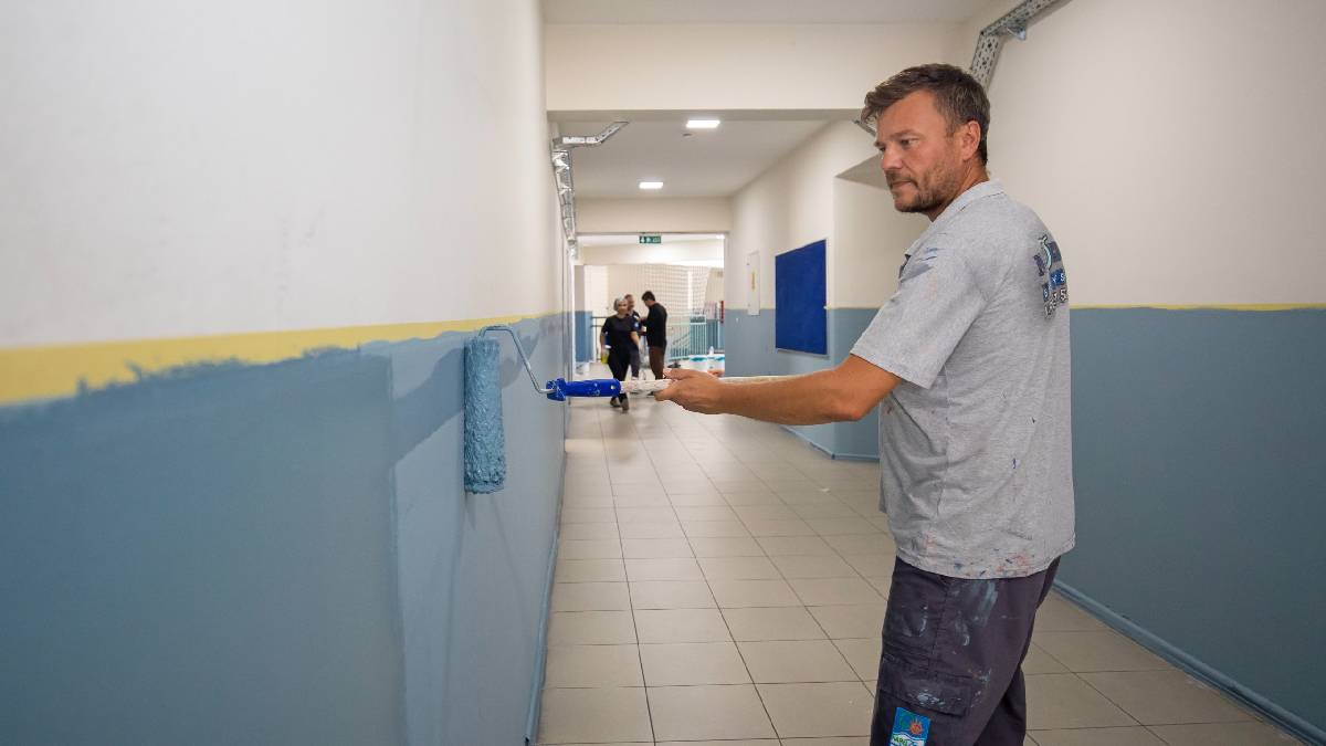 Narlıdere Belediyesinden okullara bakım onarım desteği