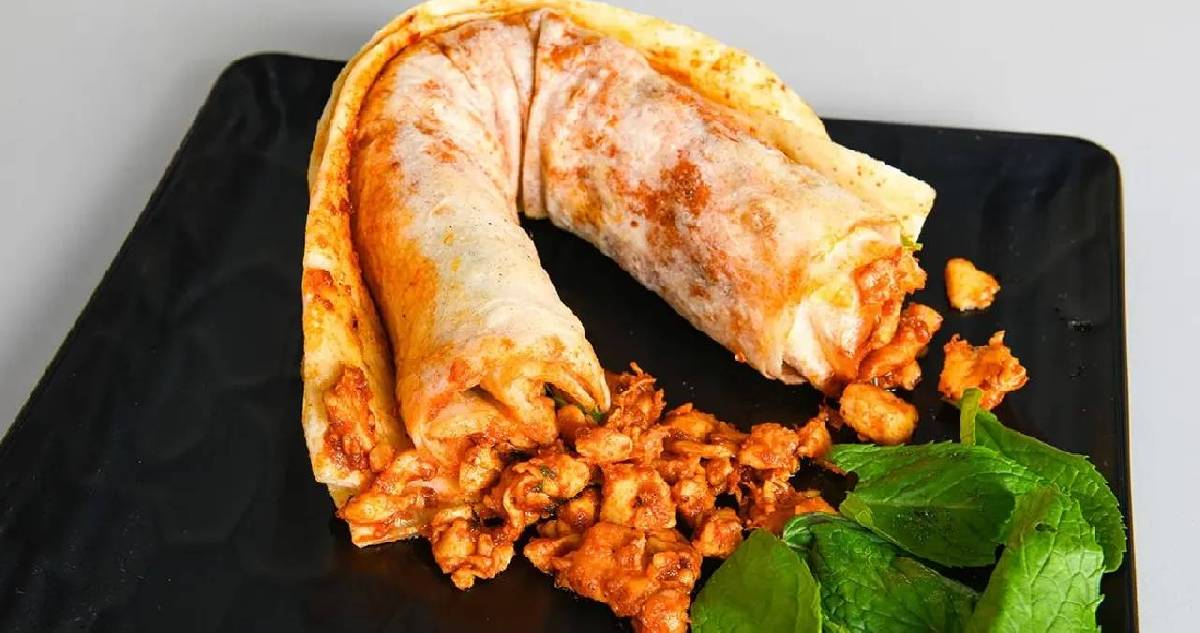 Mersin sokaklarından evlere konuk olan lezzet: Tam ölçülü tavuk tantuni tarifi