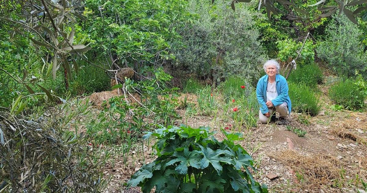 Dijital dünyayı bıraktı, doğal yaşamı seçti: Yaşamı sanatla birleştiriyor